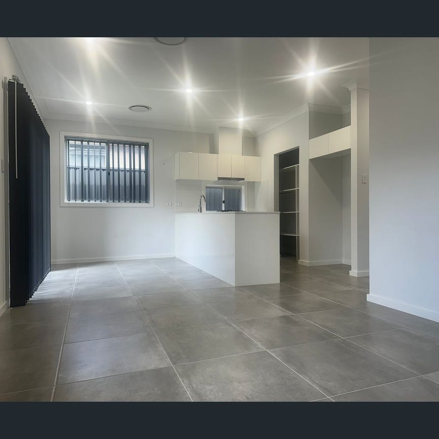 16 Jandaroi Road, Austral, NSW 2179 - Photo 1