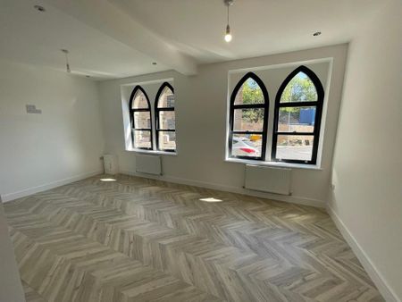 2 bedroom mews to rent - Photo 5