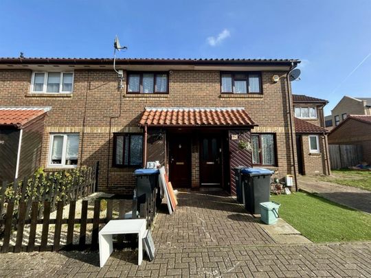 3 Bedroom House - Mid Terrace To Let - Photo 1