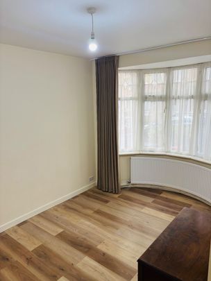 3 Bed Terraced House, Kimberley Avenue, E6 - Photo 1