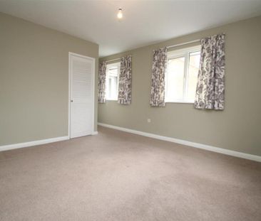 4 bedroom detached house to rent - Photo 6