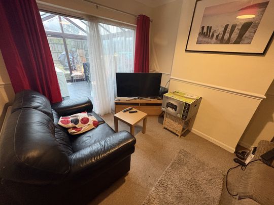 Delapre Crescent Road, Northampton - Photo 1