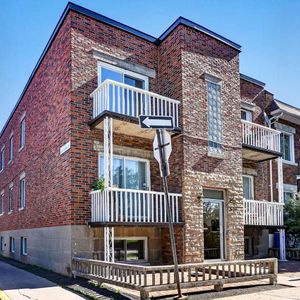 Appartement Villeray/Saint-Michel/Parc-Extension (Montréal) À Louer - Photo 2