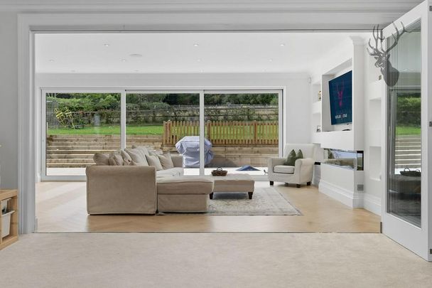 6 bedroom detached house to rent - Photo 1