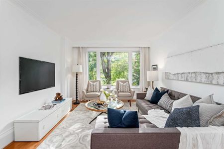 For Lease - 349 Woodbine Avenue Unit# Main, Toronto, Ontario - Photo 2