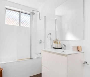 SPARKLING APARTMENT IN THE HEART OF CAMPSIE - Photo 5