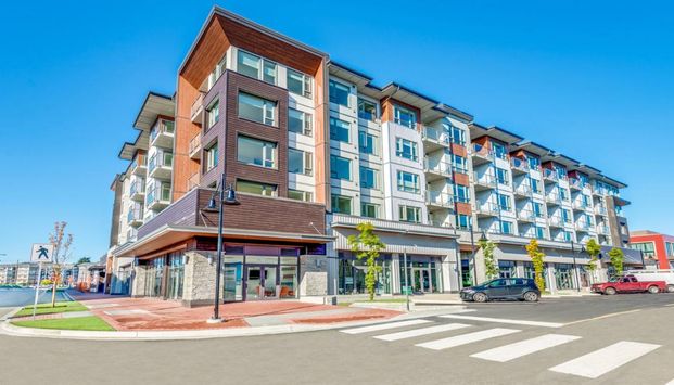 Crossing at Belmont - Photo 1