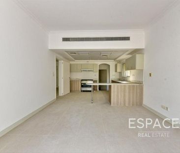 Well Maintained | 5 BR Plus Maids - Photo 5