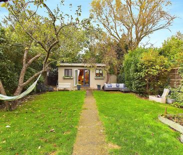 4 bedroom semi-detached house to rent - Photo 6