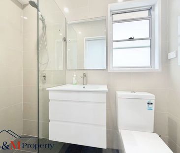 3 MINS WALKS FROM STATION LUXURY MODERN 3 BEDROOM TOWNHOUSE - Photo 2