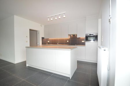 Recente woning met inpandige garage in centrum Lichtaart. - Photo 5