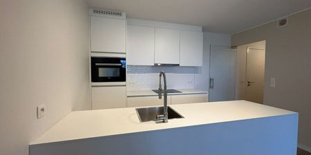 Appartement te huur in Genk voor € 850 met 1 slaapkamer - Photo 5