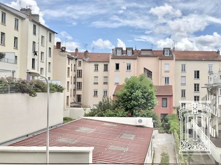 Location Appartement 2 pièces 47m² LYON 3ème - Photo 5