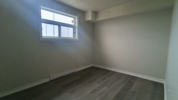 For Lease - 560 Bloor Street Unit# 109, Oshawa, Ontario - Photo 1