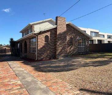 29 Carlisle Road, Hallam VIC - Photo 2