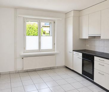 Geräumige 3-Zimmerwohnung im Zentrum von Binningen - Photo 3