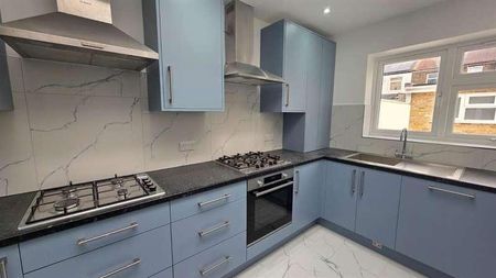 Wentworth Road, London, E12 - Photo 5