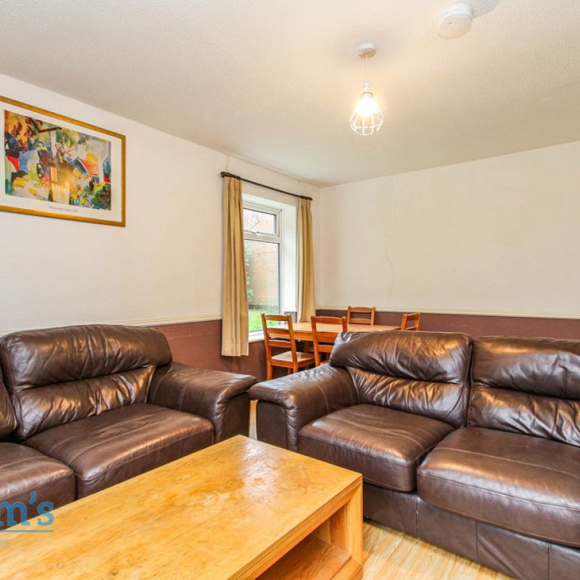 4 bed Semi-Detached House for Rent - Photo 1