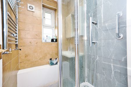 Room in a Shared Flat, Anson House, E1 - Photo 3