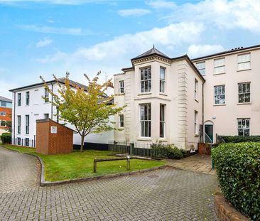 A first floor apartment to rent in a characterful building within a mile from the heart of Reading town centre. - Photo 5