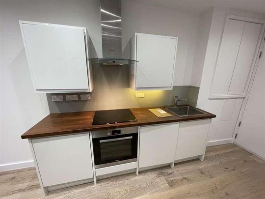 Siamese Mews, London, N3 - Photo 1