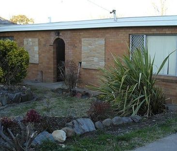 ONE BEDROOM UNIT WITH REVERSE CYCLE SPLIT SYSTEM! - Photo 6