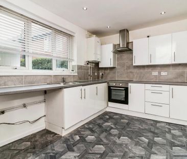 3 bedroom semi-detached house to rent - Photo 3