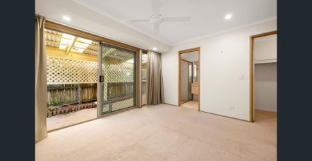 Comfortable Brick family home Ready to Move In! - Photo 3