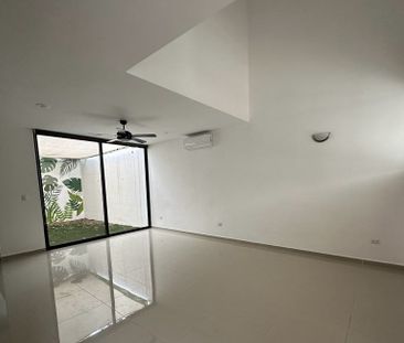 Townhouse de 2 recámaras, sin amueblar, en privada. - Photo 1