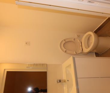 Paris XVIIIème, métro Anvers/Abbesses, Studio de 20,39m² refait à neuf - Photo 3