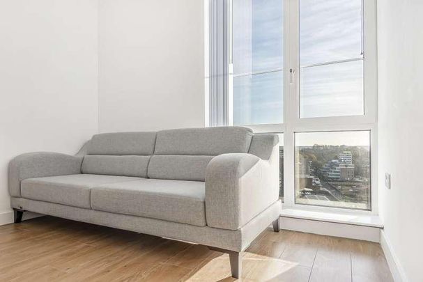 Royal Winchester House, Bracknell, RG12 - Photo 1