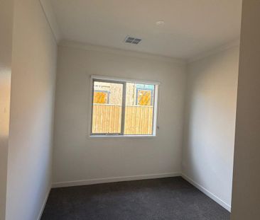 Modern Family Living at Its Best – 22 Lodge Way, Werribee – Only $5... - Photo 6