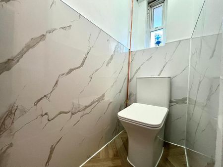 1 bedroom in a flat share to rent - Photo 5