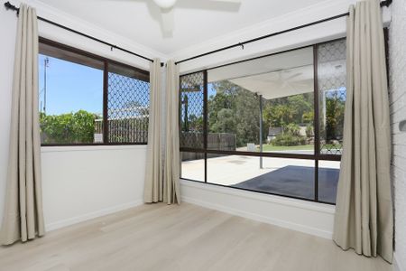 FOREST-EDGE RETREAT - SPACIOUS FAMILY HOME - Photo 2