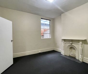 ENTER VIA REAR LANE OFF NELSON STREET SPACIOUS THROUGHOUT WITH LOTS... - Photo 5