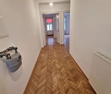 Sehr zentral und ruhig gelegen mit Balkon - Stilaltbau Weyringergas... - Photo 2