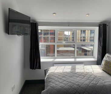 2 bedroom private hall to rent - Photo 2