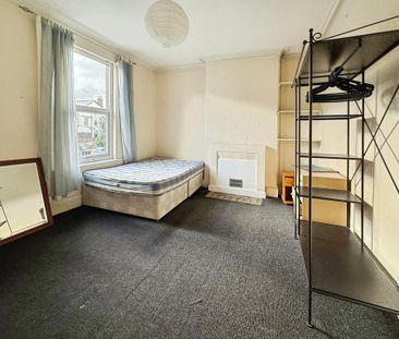 6 bedroom end of terrace house to rent - Photo 6