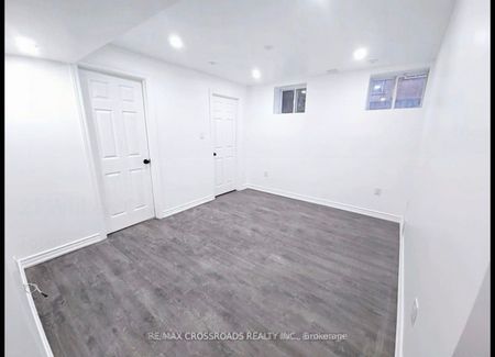 For Lease - 21 Wilkes Crescent, Toronto, Ontario - Photo 5