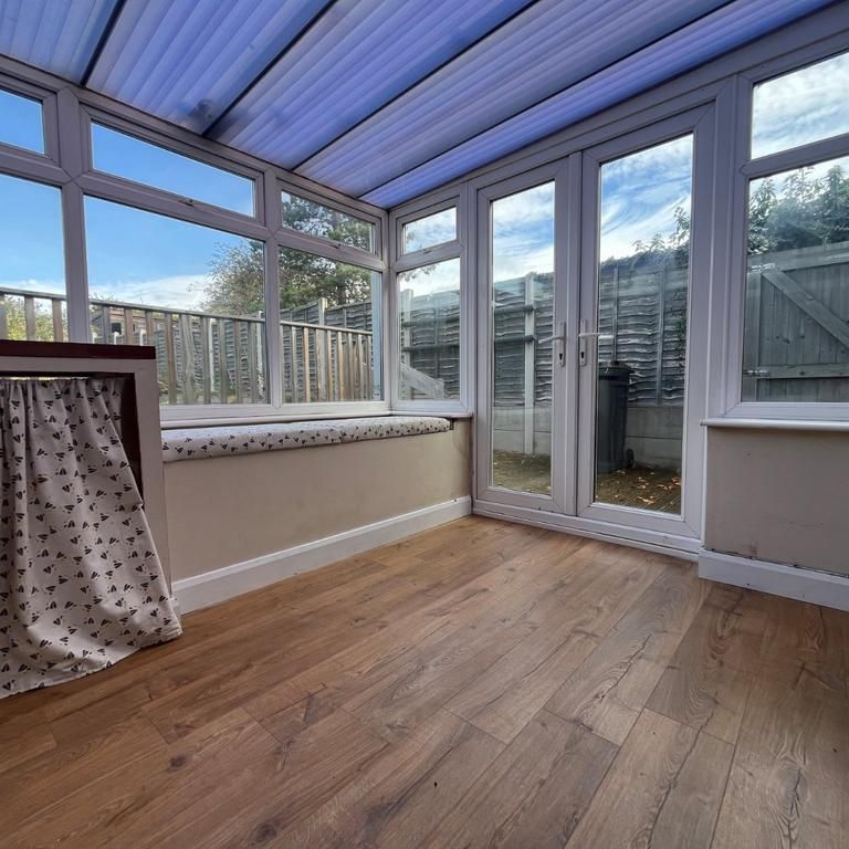 3 bedroom semi-detached house to rent - Photo 1