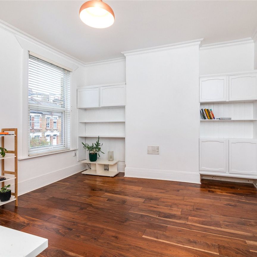 La Rose Lane, N15, London - Photo 1