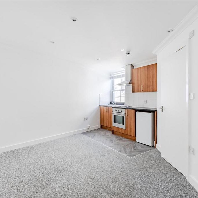 Studio to rent - Photo 1