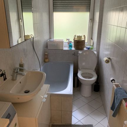Sie suchen Ruhe und grüne Idylle gepaart mit 1A-Infrastruktur? Wir haben das Richtige für Sie! Tolle 2-Zimmer-Wohnung in traumhafter Lage! - Foto 1