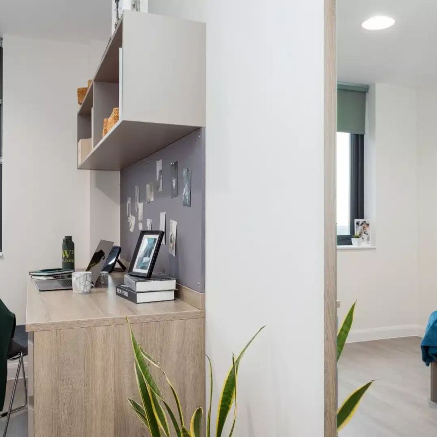 Silver En Suite (Lower Floors) - Photo 1