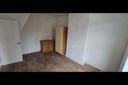 2 Bed Terraced House, Aviary Terrace, LS12 - Photo 5