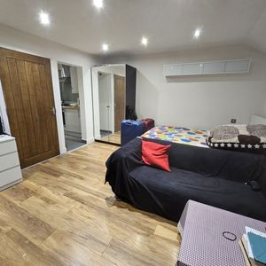 Studio Flat, Chatham Street, RG1 - Photo 2