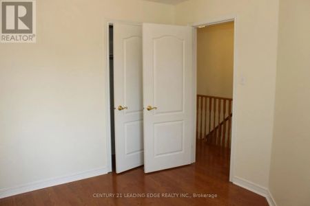 424 OAKTREE CIRCLE - Photo 3