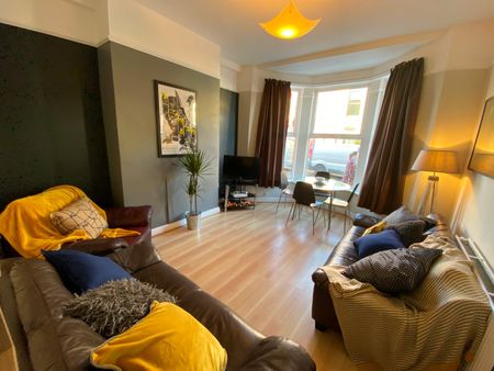 5 Bed Terraced House, Gainsborough Road, L15 - Photo 3