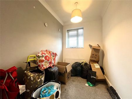 Abbey Crescent, Belvedere, Kent, DA17 5AY - Photo 3