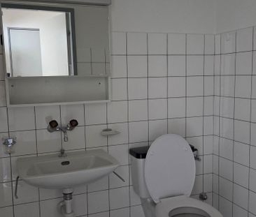Appartement adapté dans résidence pour personnes âgées. - Photo 6
